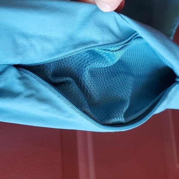 REI teal SS performance shirt 100 tactel nylon size XL secret pockets - Picture 5 of 9